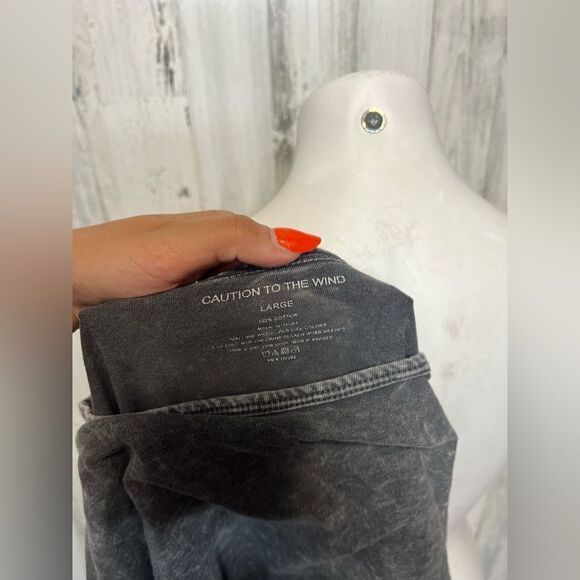 Gray top - Picture 5 of 7